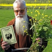 Fra Valentí Amb Llibre Remeis